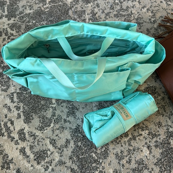 Lily Jade - Shaylee Convertible Tote - Picture 8 of 8